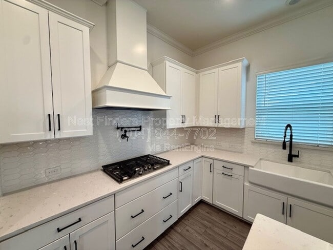 Building Photo - 119 Martha Ct.