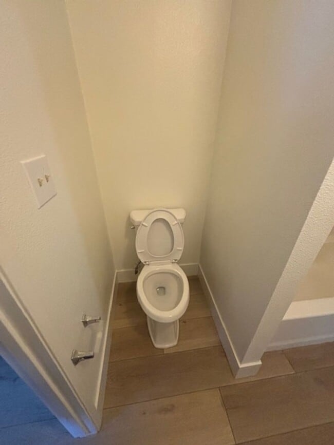 Building Photo - Newly Renovated 2-Bedroom Townhouse with 2...