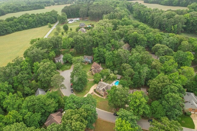 Building Photo - Immaculate Home In Gatling Point!
