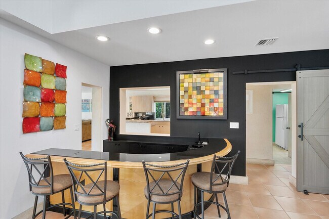 Building Photo - 2484 SE 12th St