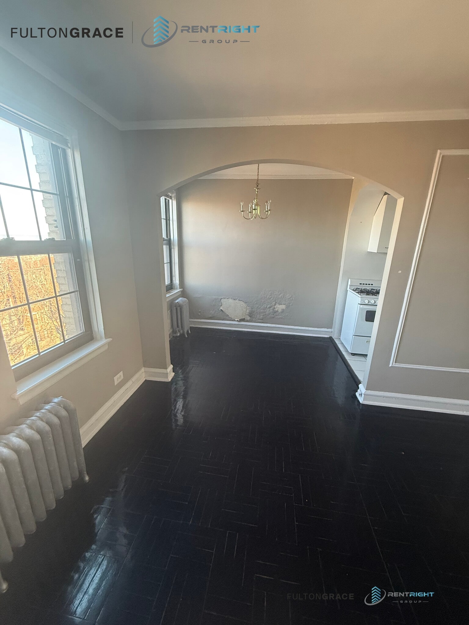 Building Photo - 1209 W Sherwin Ave