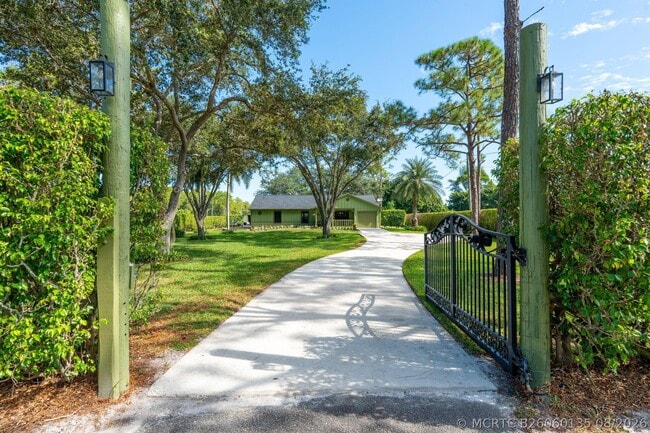 Building Photo - 11989 Persimmon Blvd