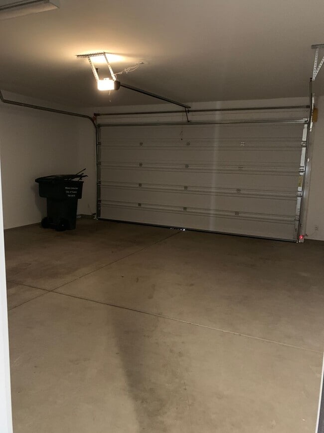 Building Photo - 3 Bedroom 2 Bath Home with 2 car garage, only built in 2020