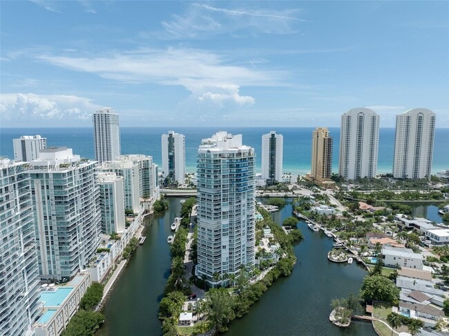 Building Photo - 16500 Collins Ave