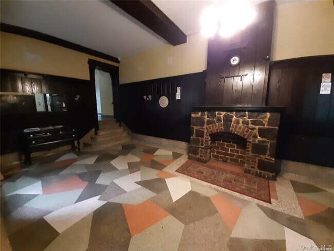 Building Photo - 1 Hillside Ave