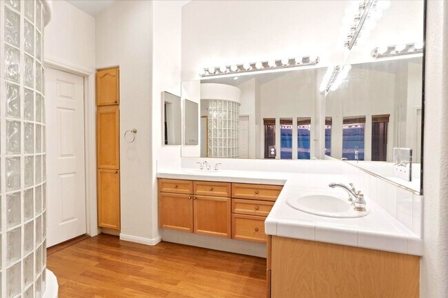 Building Photo - 1708 Cordoba Canyon St