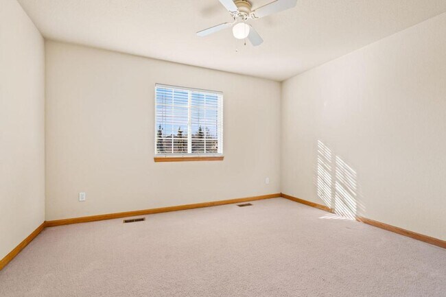 Building Photo - 389 Blackstone Cir