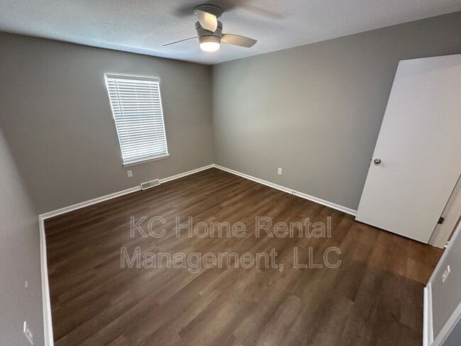 Building Photo - 8640 N Hull Ave
