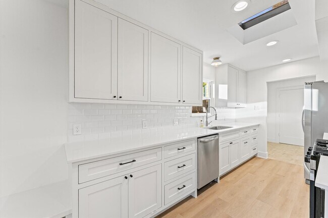 Building Photo - 10607 Overbrook Ln