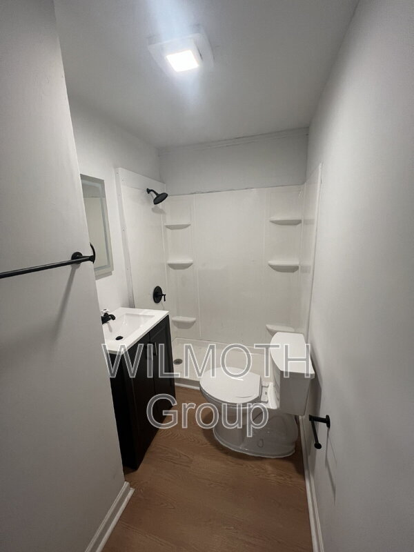 Building Photo - 2532 N Temple Ave