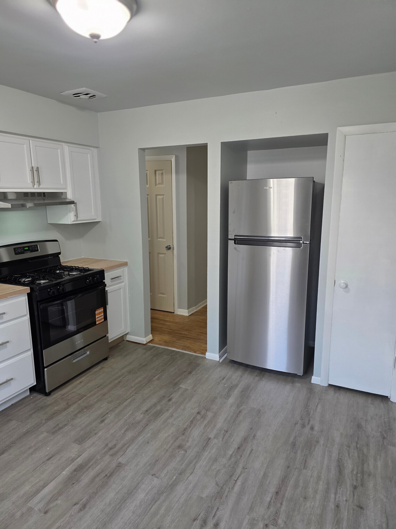 Building Photo - 5418 N 53rd St