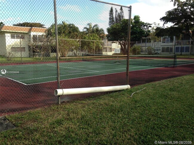 Building Photo - 607 S State Rd 7