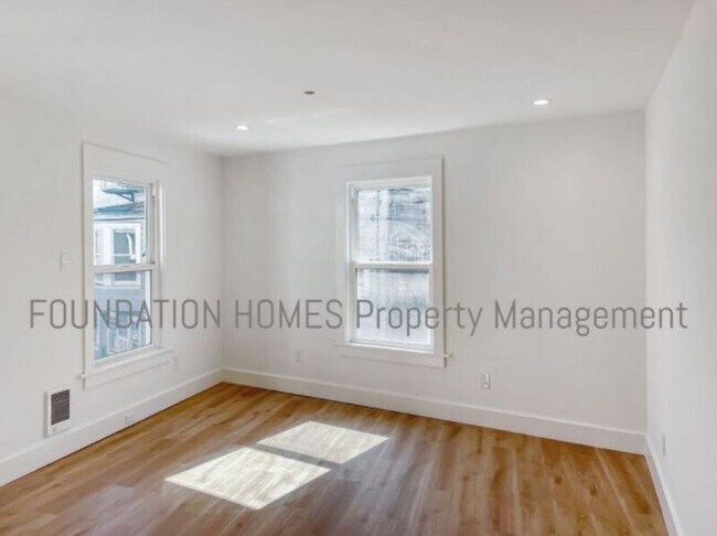 Building Photo - 14 Princess Ln