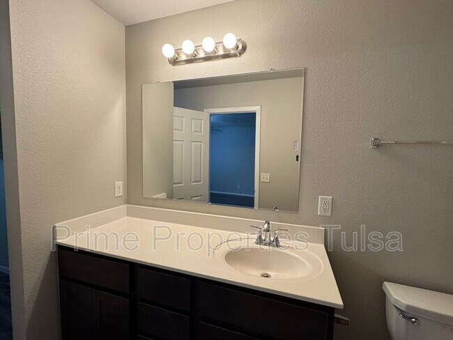 Building Photo - 3707 S 151st E Ave