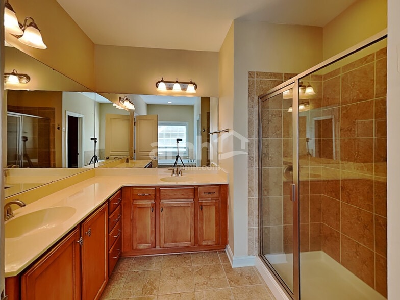 Building Photo - 8512 Dargan Ln