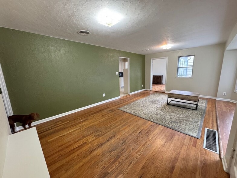 Building Photo - 2802 Cordry Ct