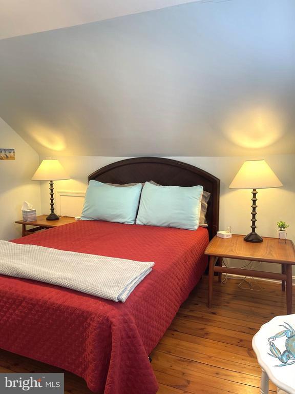 Building Photo - 221 Madison St