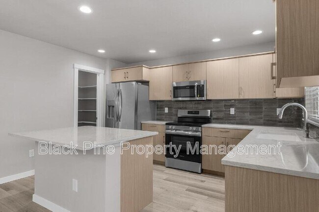 Building Photo - 11116 W Langit St