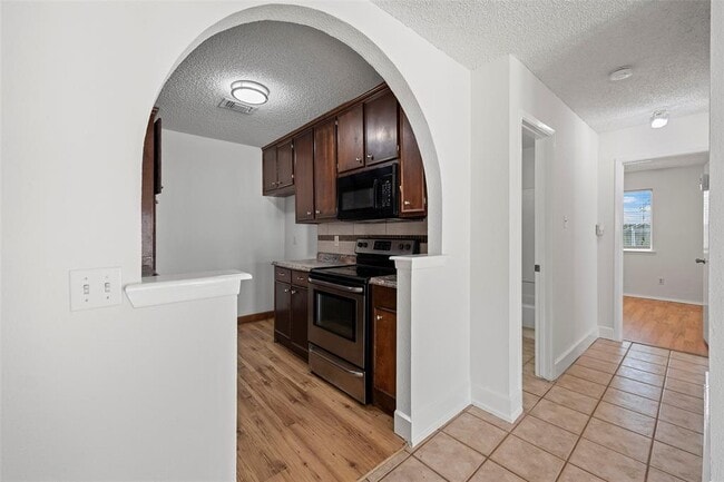 Building Photo - 23419 Prairie Bird Dr