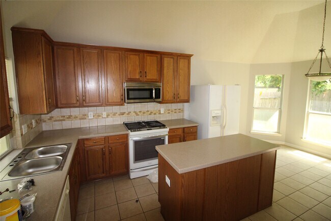 Building Photo - 1011 Lexington Green Dr