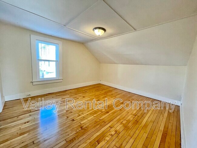 Building Photo - 41-43 High Street - 43