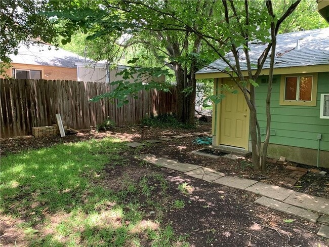 Building Photo - 4428 Gillis St