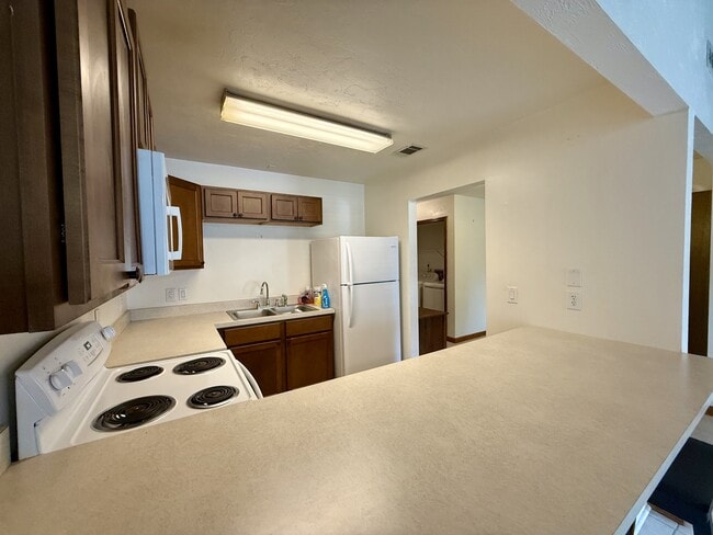 Building Photo - 4016 Chipola St