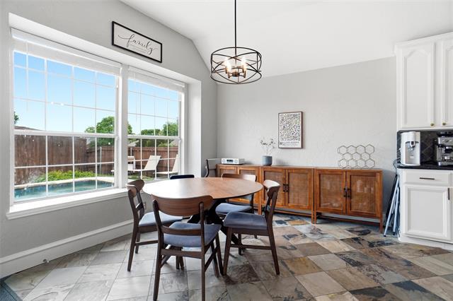 Building Photo - 1800 Sumac Dr