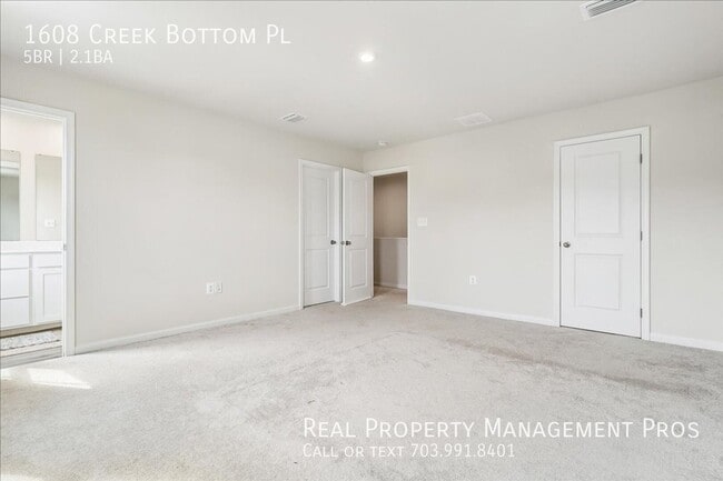 Building Photo - 1608 Creek Bottom Pl