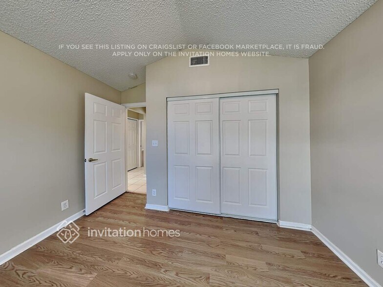 Building Photo - 13297 Emerald View Ct