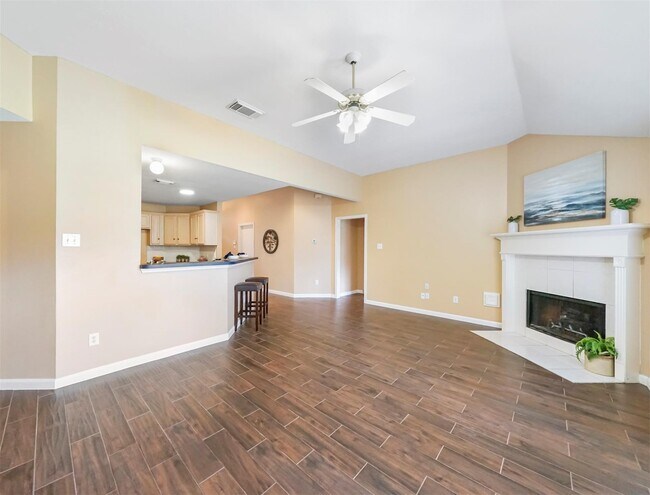 Building Photo - 5219 Bay Pines Dr