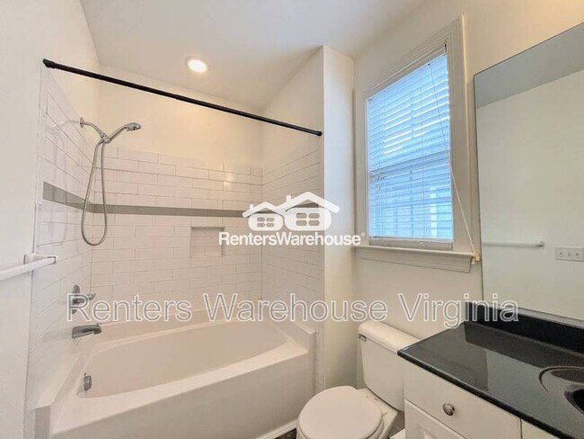 Building Photo - 446 Blue Beech Way