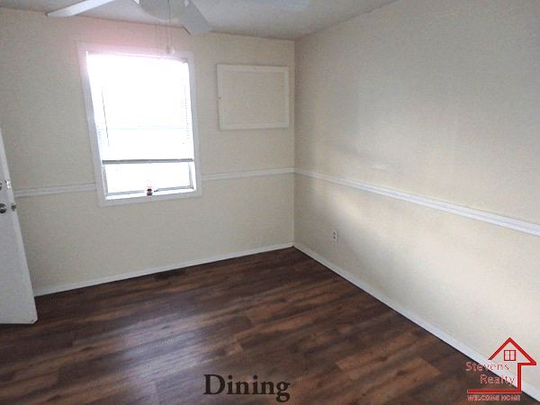 Building Photo - 325 N Franklin Ave