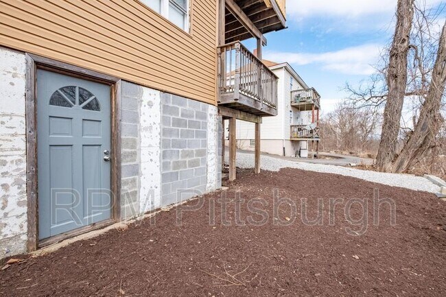 Building Photo - 1228 Washington Pike