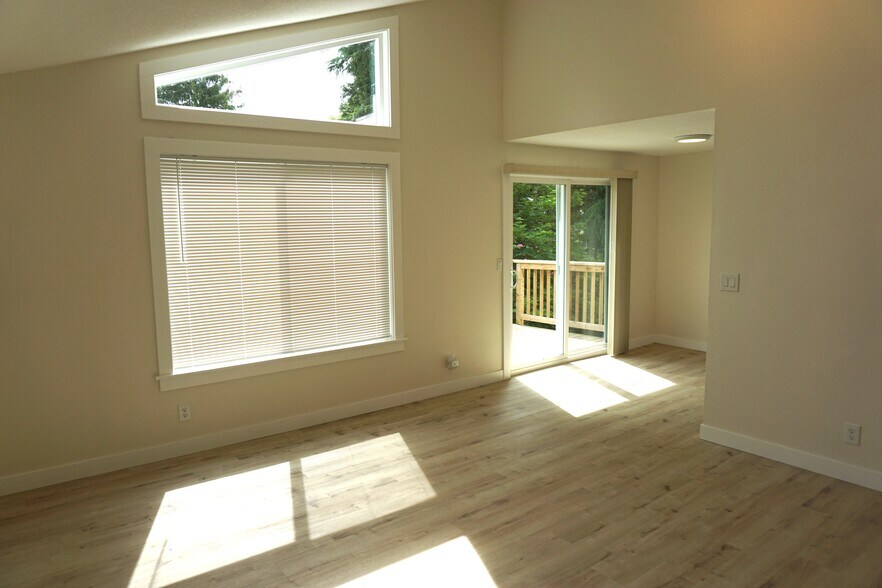 Front room - 7218 NE 16th Ave