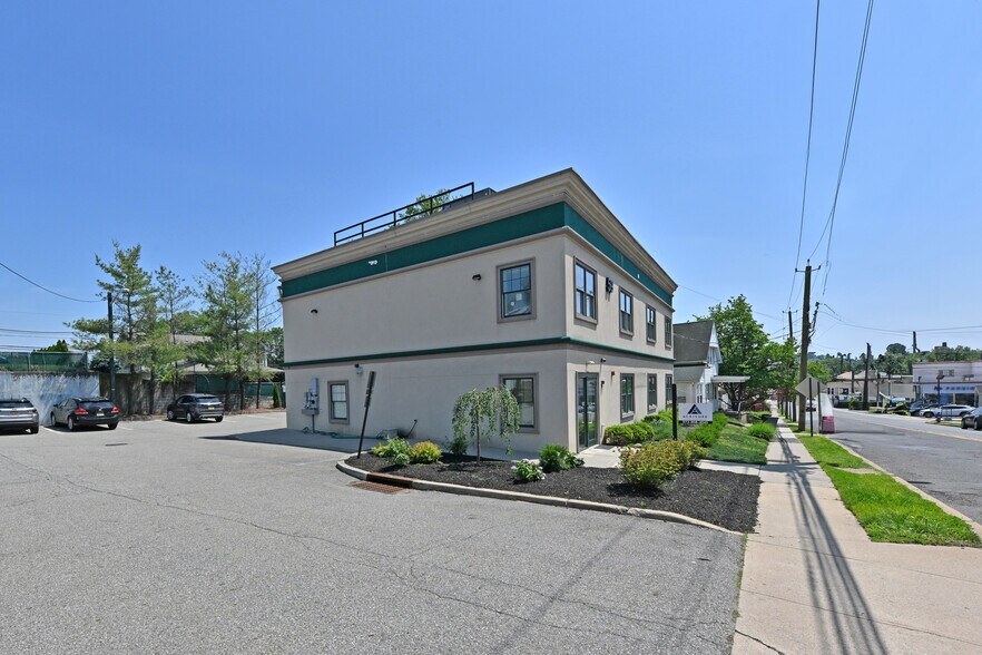 Building Photo - 59 Lincoln Ave