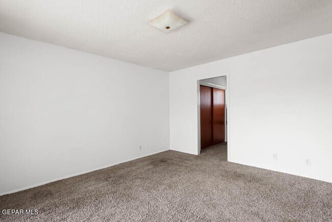 Building Photo - 3313 Cork Dr