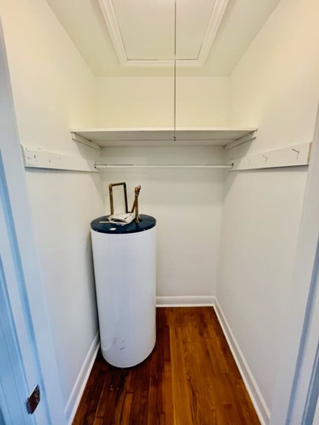 Building Photo - 1BR/1BA UNCG CAMPUS