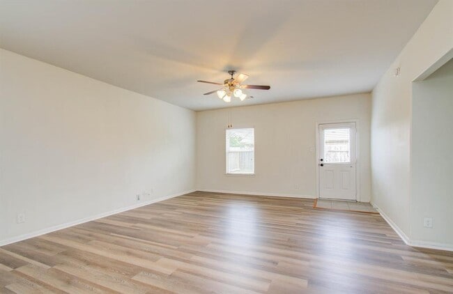 Building Photo - 3102 Gianna Springs Ct