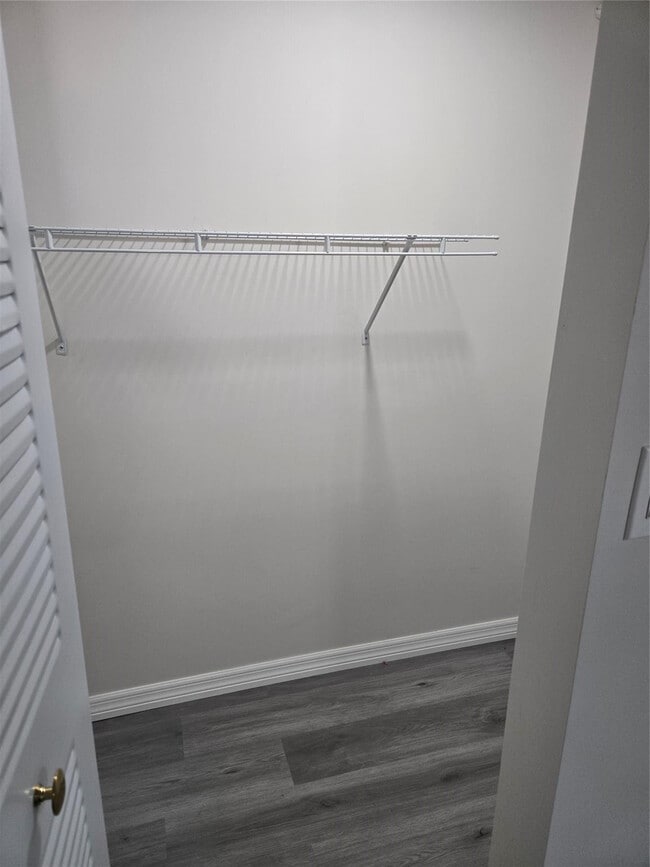 Building Photo - 11854 Cove Pl