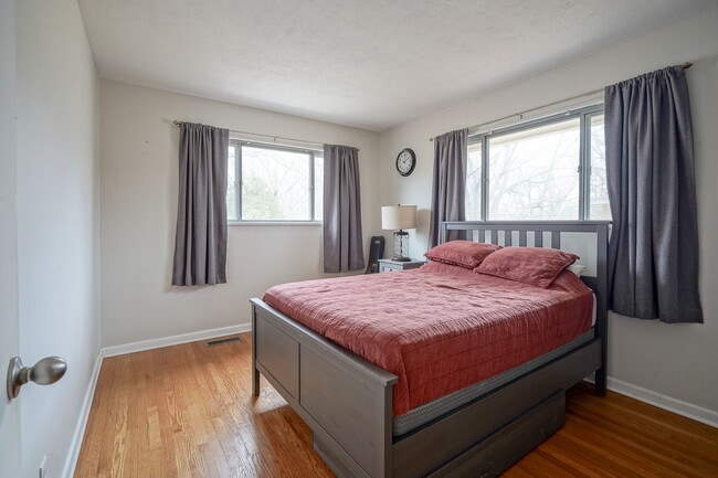 Building Photo - 1005 Chevy Chase Ln