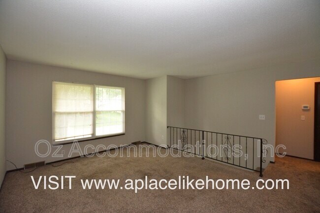 Building Photo - 1212 SE 3rd Terrace