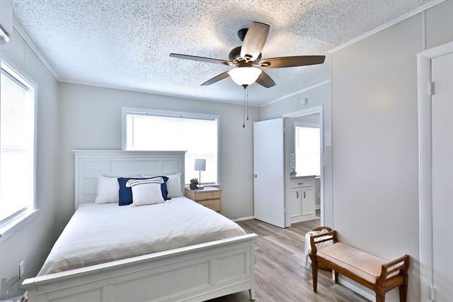 Building Photo - 5489 Encino Rd