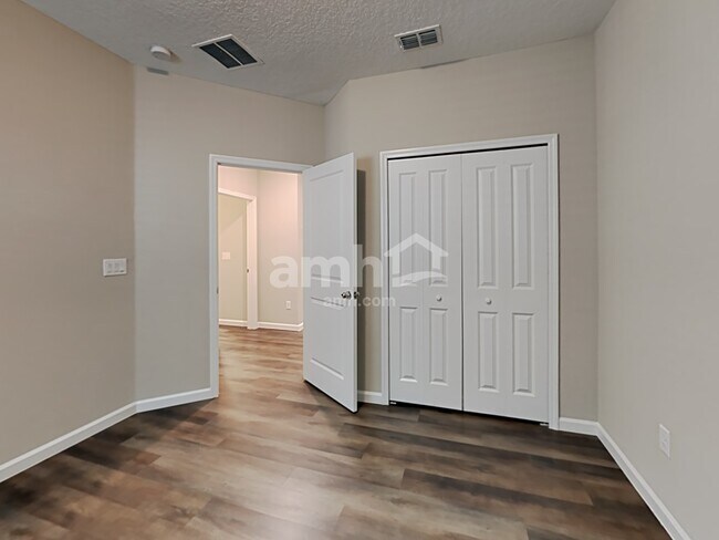 Building Photo - 193 Hemlock Point