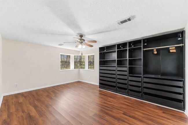 Building Photo - 7825 Hughes Ranch Rd