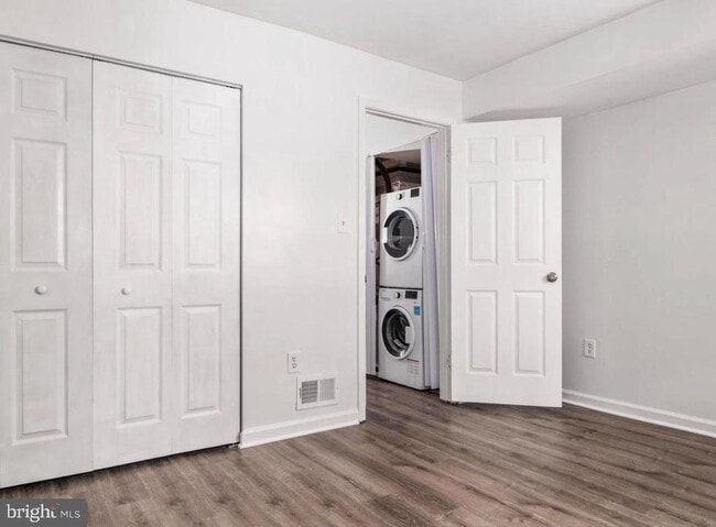 Building Photo - 1468 Lowell Ct