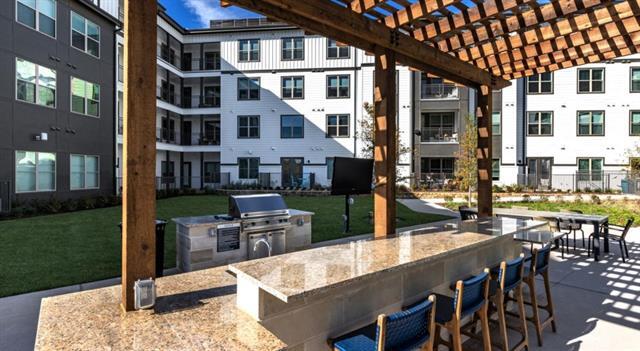 Building Photo - 4925 Scott Rd