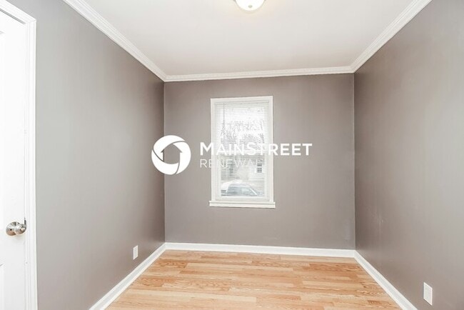 Building Photo - 3 Bedroom Pet-Friendly Home in Leavenworth, KS with Main Street Renewal