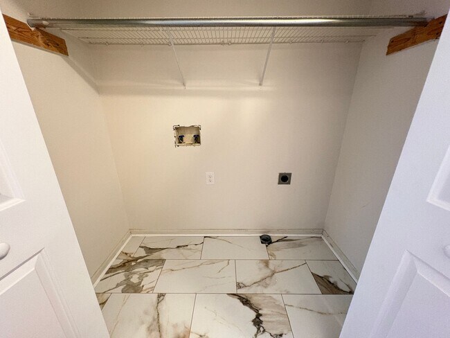 Building Photo - 3 Bedroom, 2 Bathroom House in Winston-Salem!