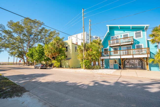 Building Photo - 113 4th Ave